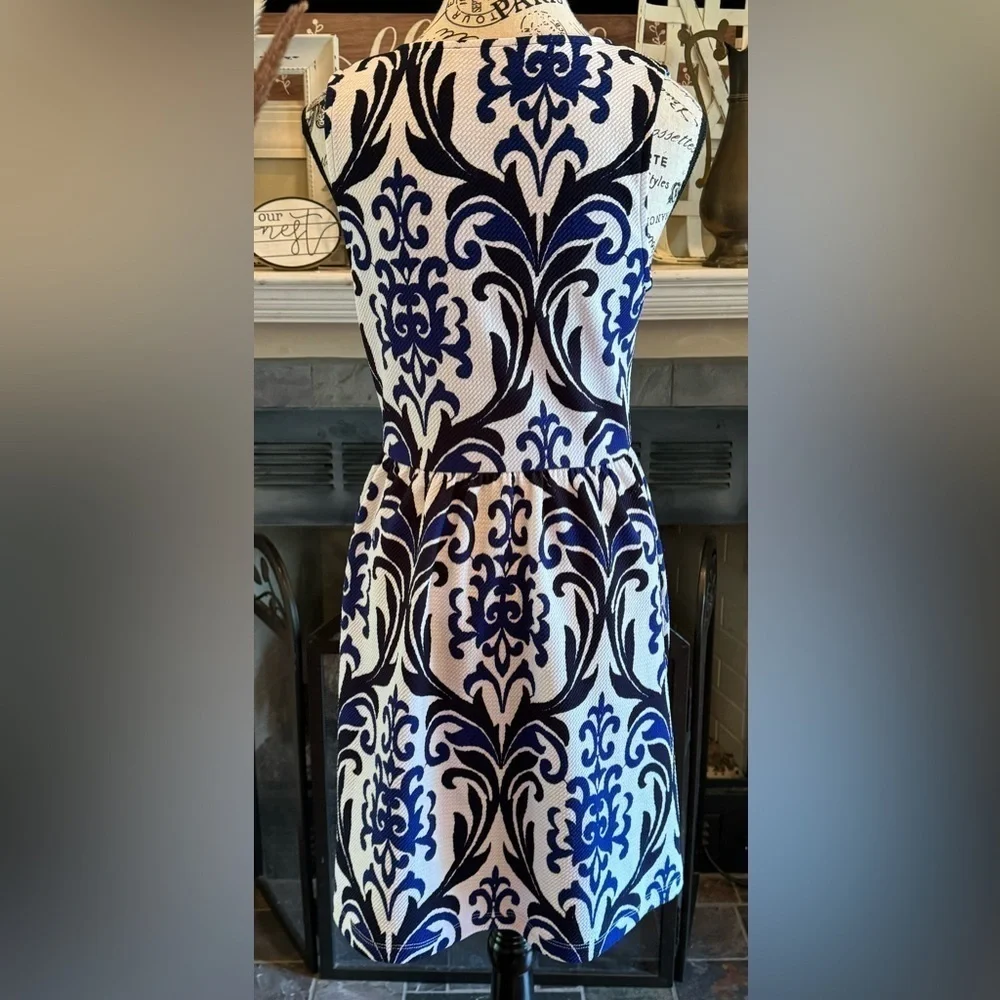 Everly Textured Blue Black Sleeveless Dress Women’s Medium Knee Length V-Neck - Picture 4 of 7